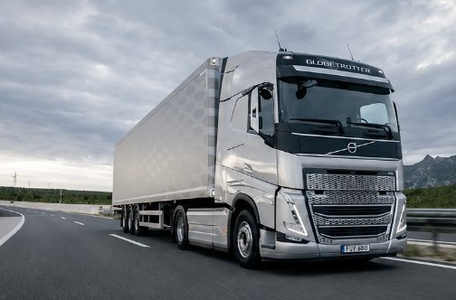 Volvo FH Globetrotter on highway